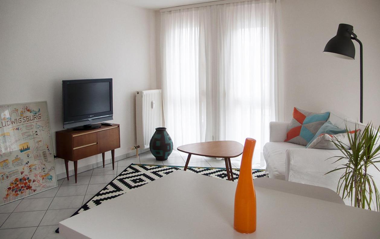Gemuetliche Wohnung Mit Sonniger Terrasse Bietigheim-Bissingen Esterno foto