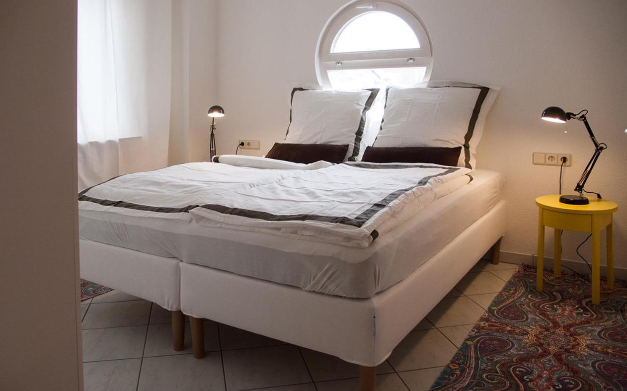 Gemuetliche Wohnung Mit Sonniger Terrasse Bietigheim-Bissingen Esterno foto
